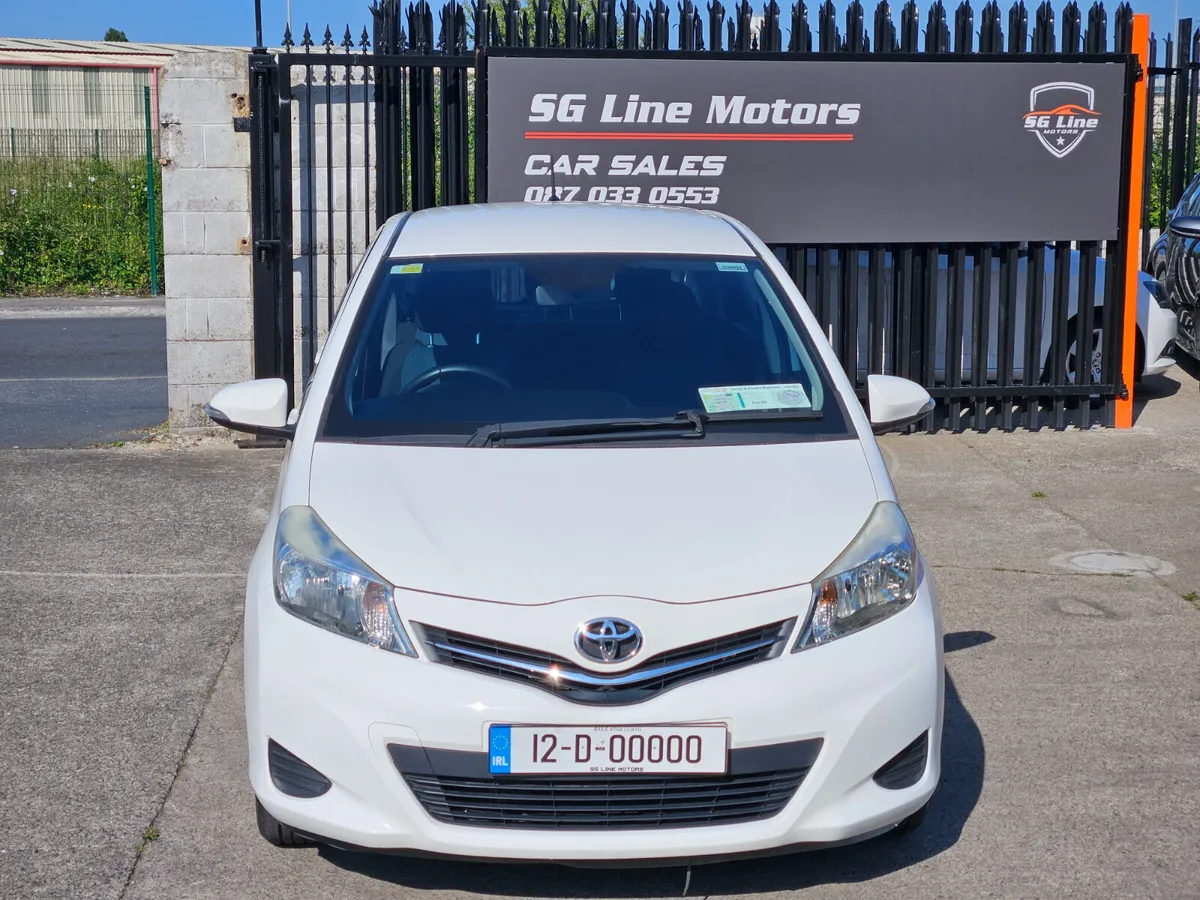 2012 Toyota Yaris Luna - Image 2