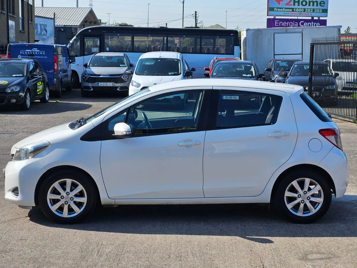 2012 Toyota Yaris Luna - Image 4