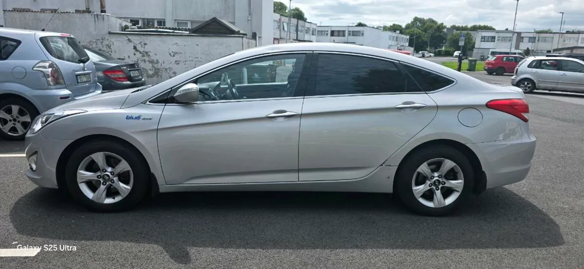 2012 Hyundai i40 Executive 4DR - Image 3