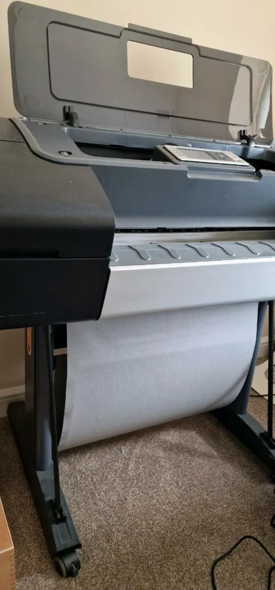 Large HP 24 inch printer 3200Z - Image 1