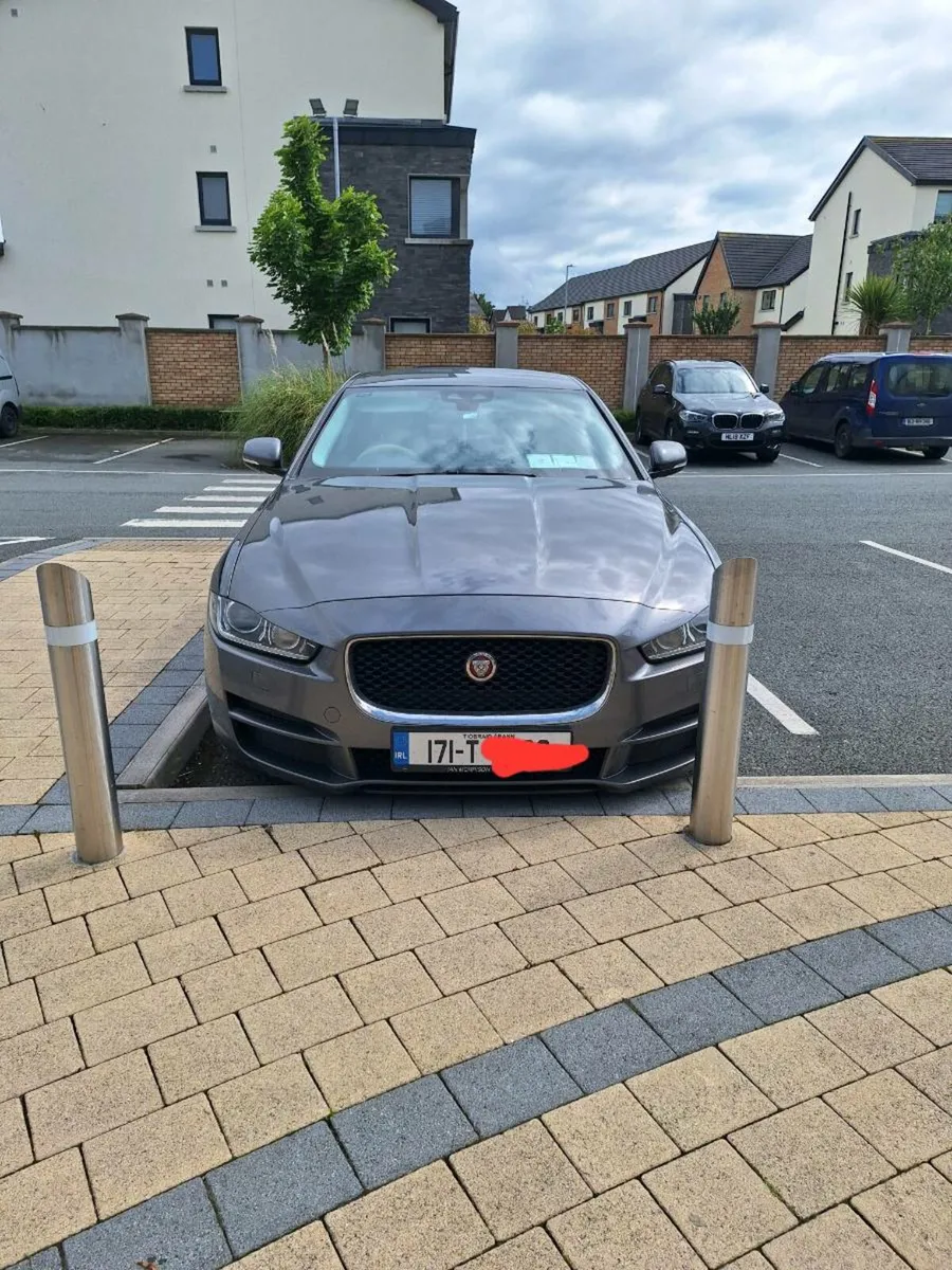 Jaguar XE Automatic - Image 4
