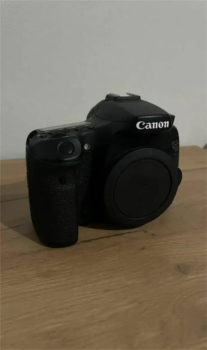 Canon EOS 70D DSLR Camera - Image 1