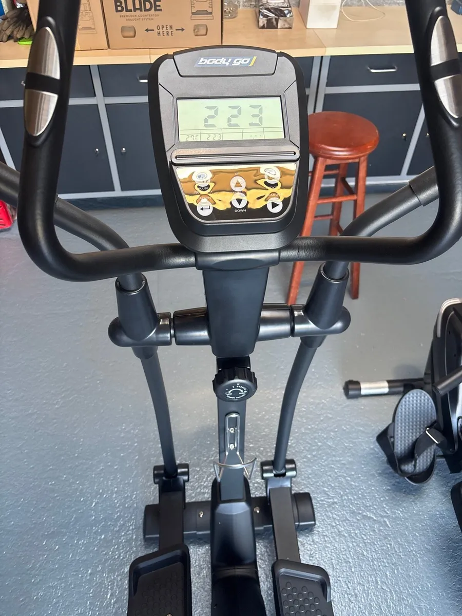 Cross Trainer - Image 2
