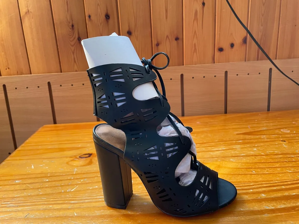 Footwear - Image 4