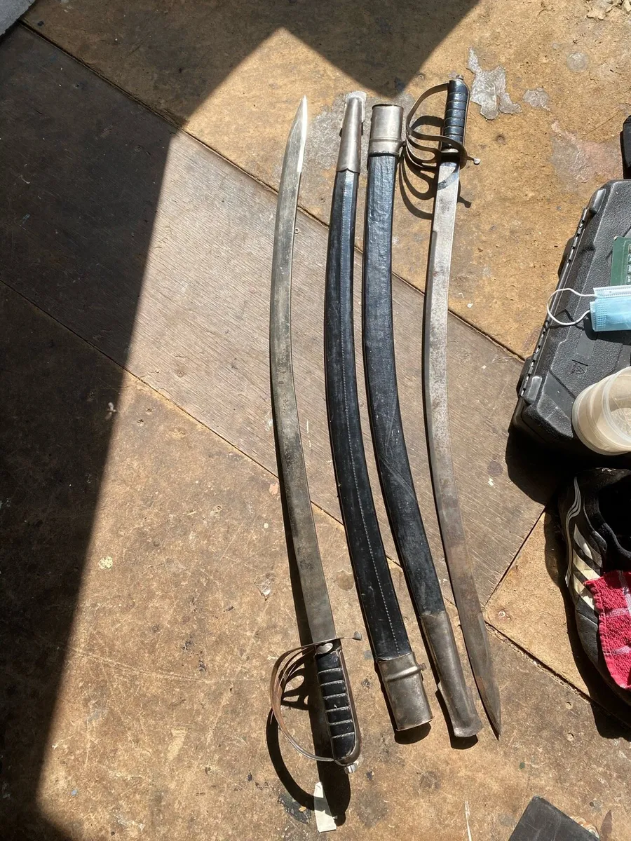 Pair of Indian Calvery swords - Image 2
