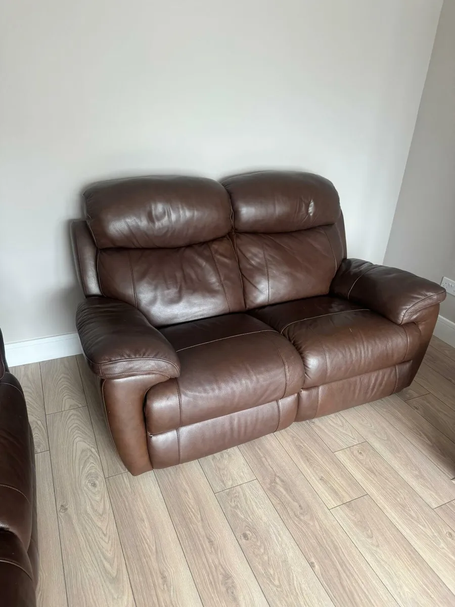 Italian Leather Three and Two piece reclining sofa - Image 3