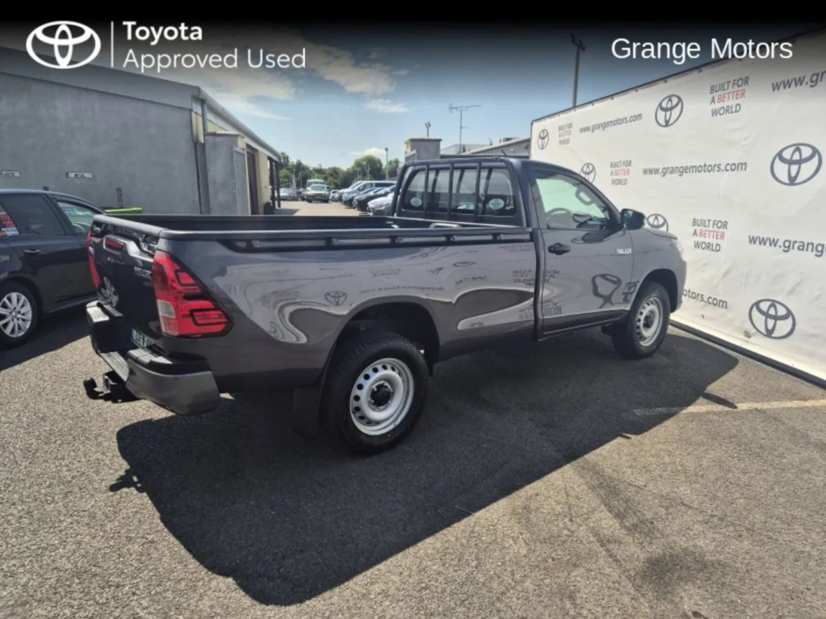 Toyota HiLux 2.4 DLX Single Cab v.a.t Invoice Ava - Image 2