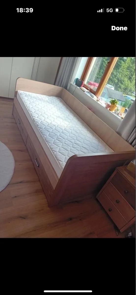 Bed and mattress - Image 1