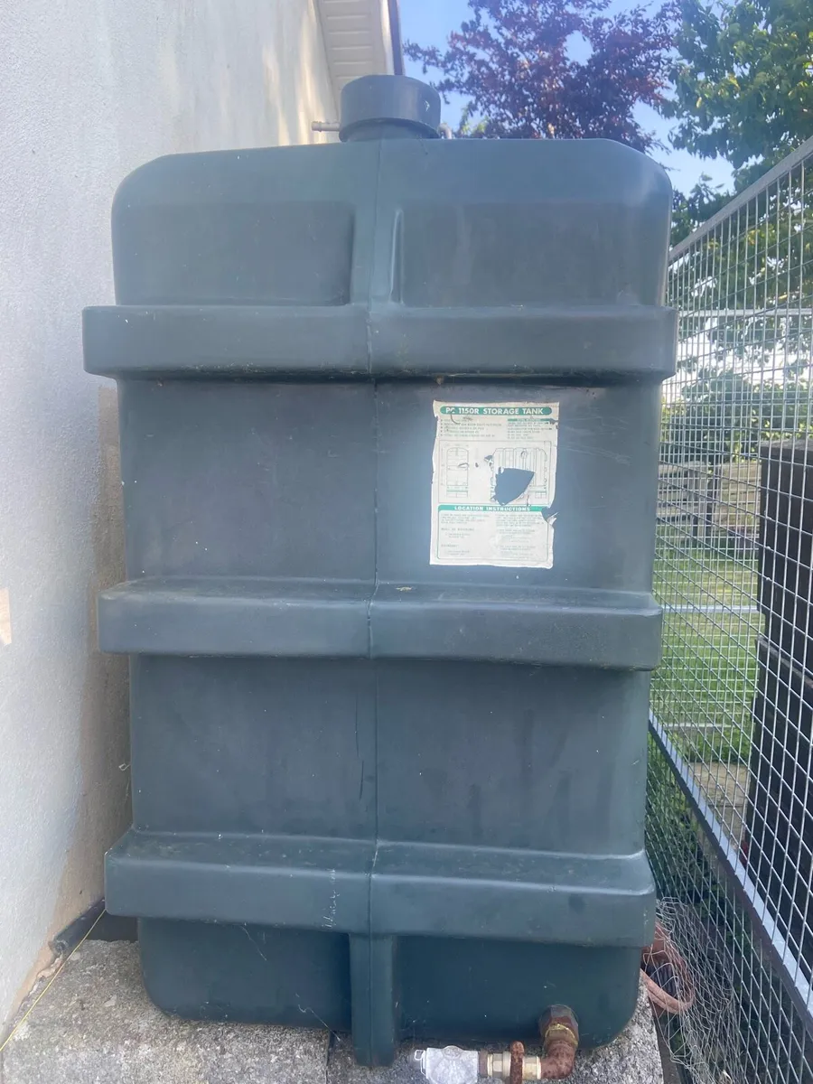 Oil tank