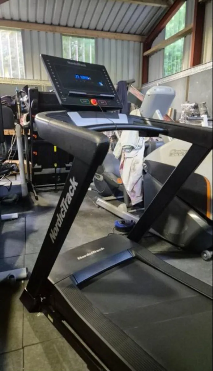 NORDICTRACK EXP5I TREADMILL - Image 2