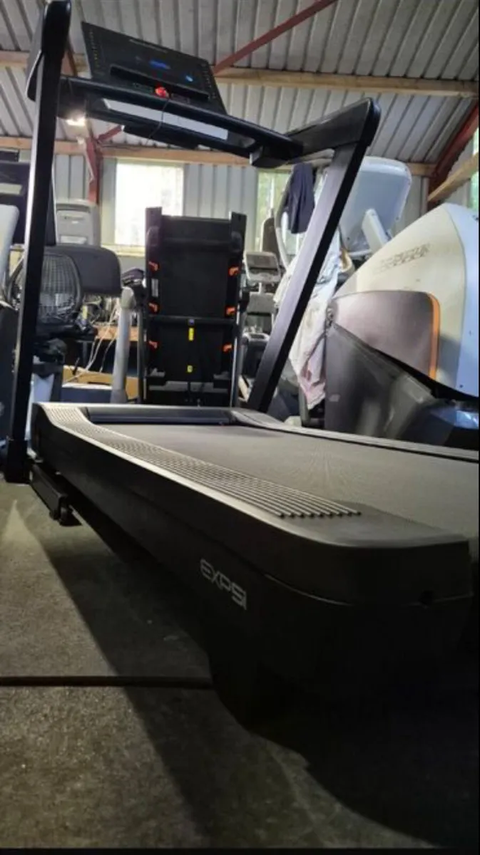 NORDICTRACK EXP5I TREADMILL - Image 4