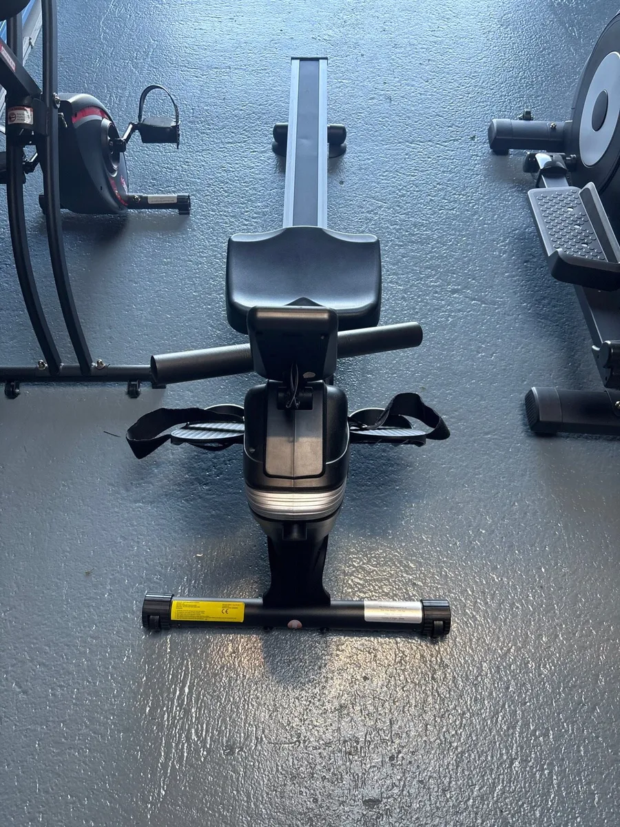 Rowing machine - Image 1