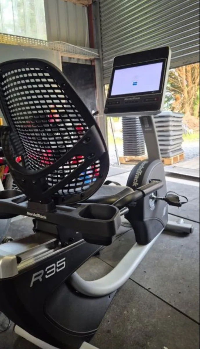 NORDICTRACK R35 TOUCHSCREEN RECUMBENT BIKE - Image 1