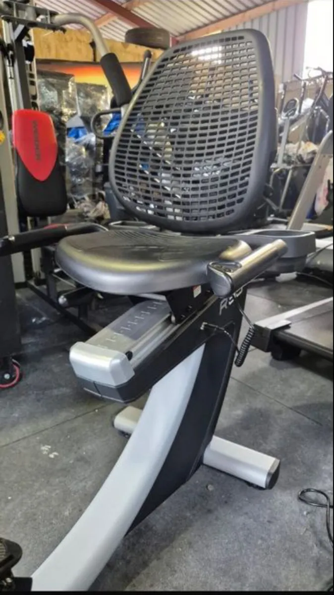 NORDICTRACK R35 TOUCHSCREEN RECUMBENT BIKE - Image 3