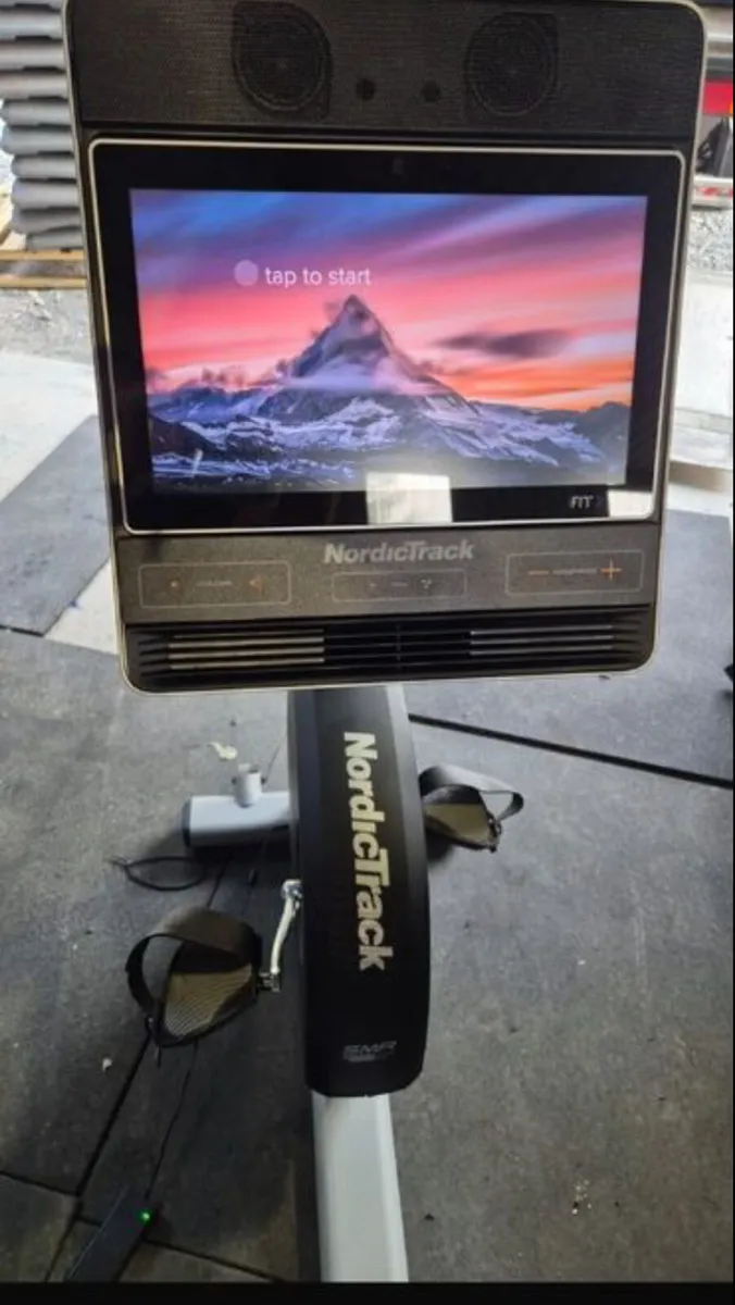 NORDICTRACK R35 TOUCHSCREEN RECUMBENT BIKE - Image 4