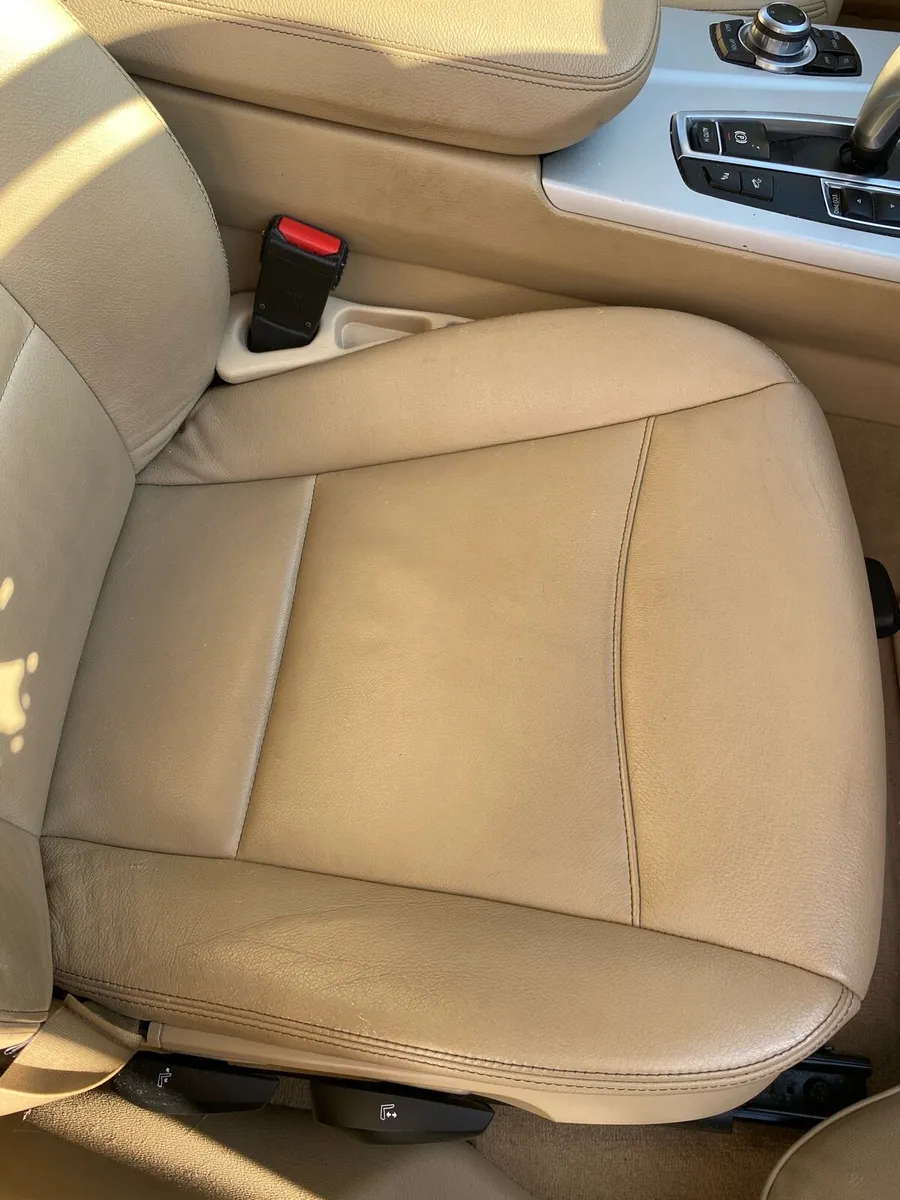 Car - Image 2