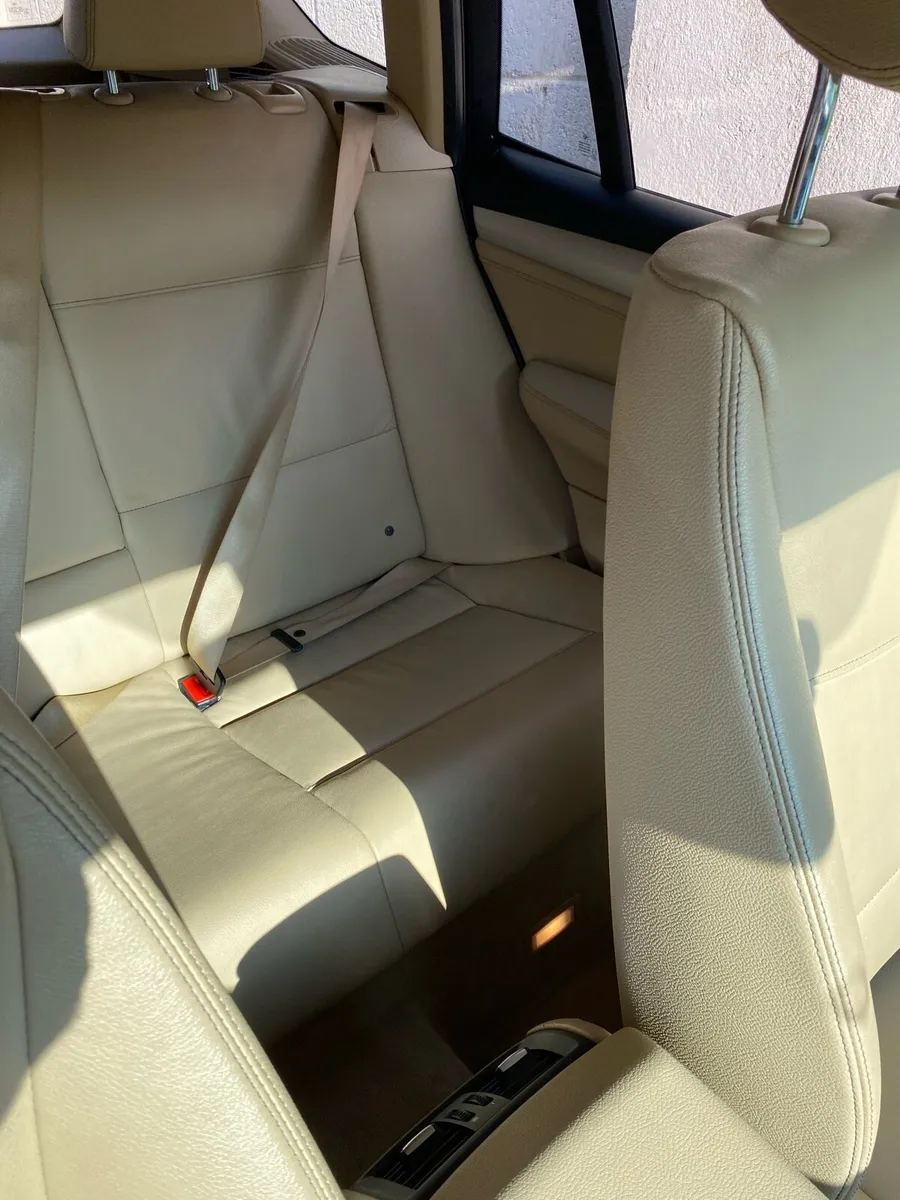 Car - Image 3