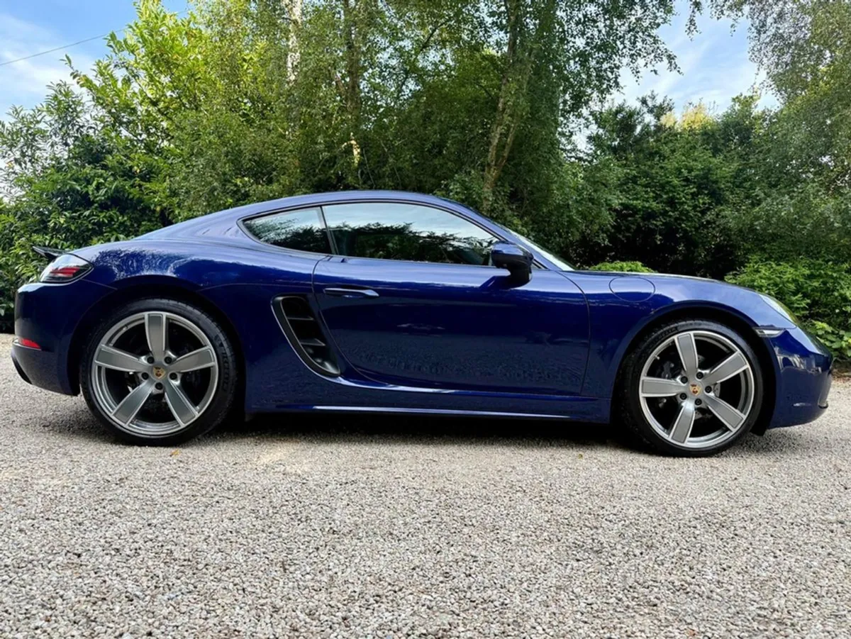 Porsche Cayman 718 Cayman  manual - Image 2