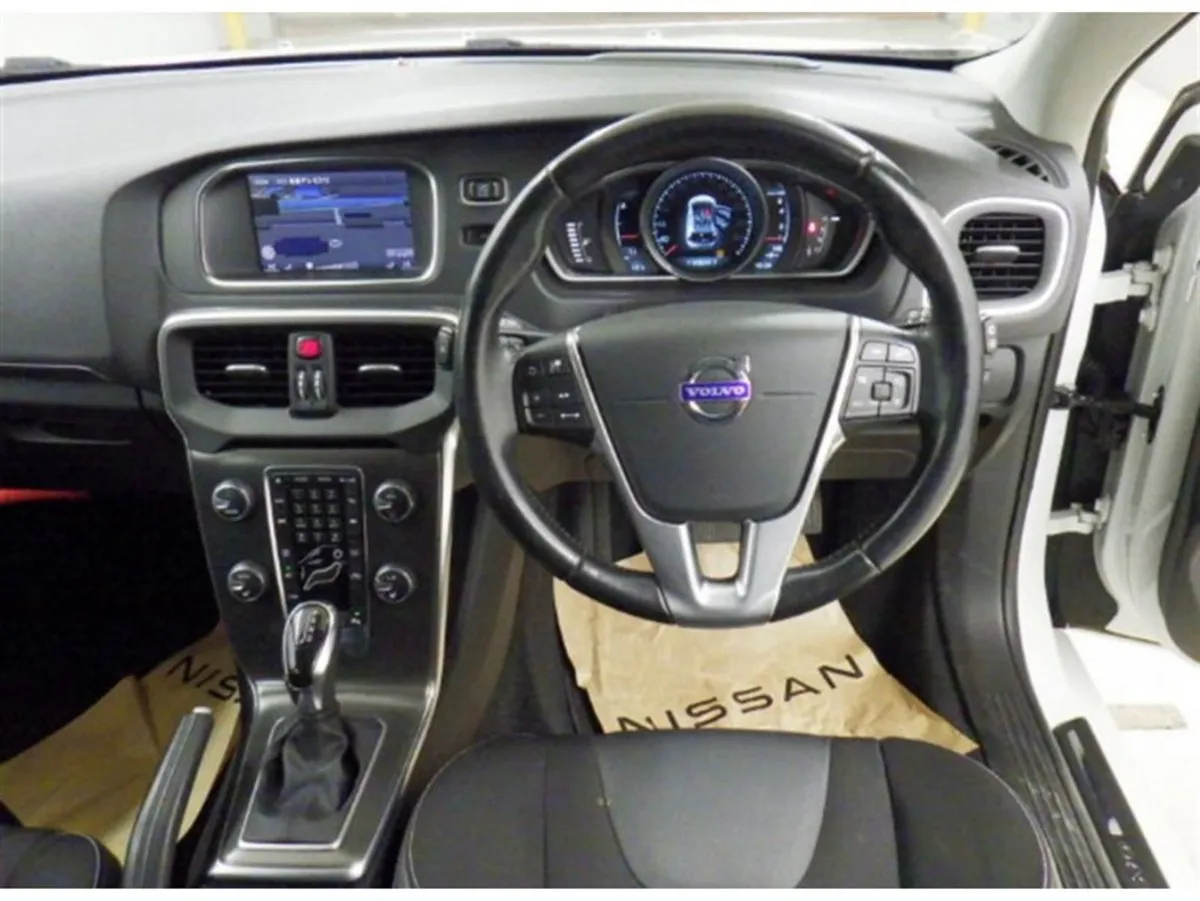 Volvo V40 1.6 T4 Auto - Image 4