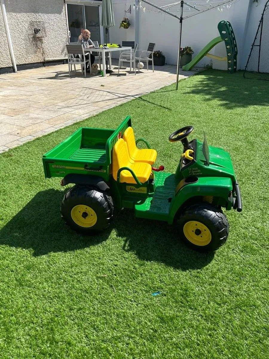John Deer gator ride on tractor - Image 3