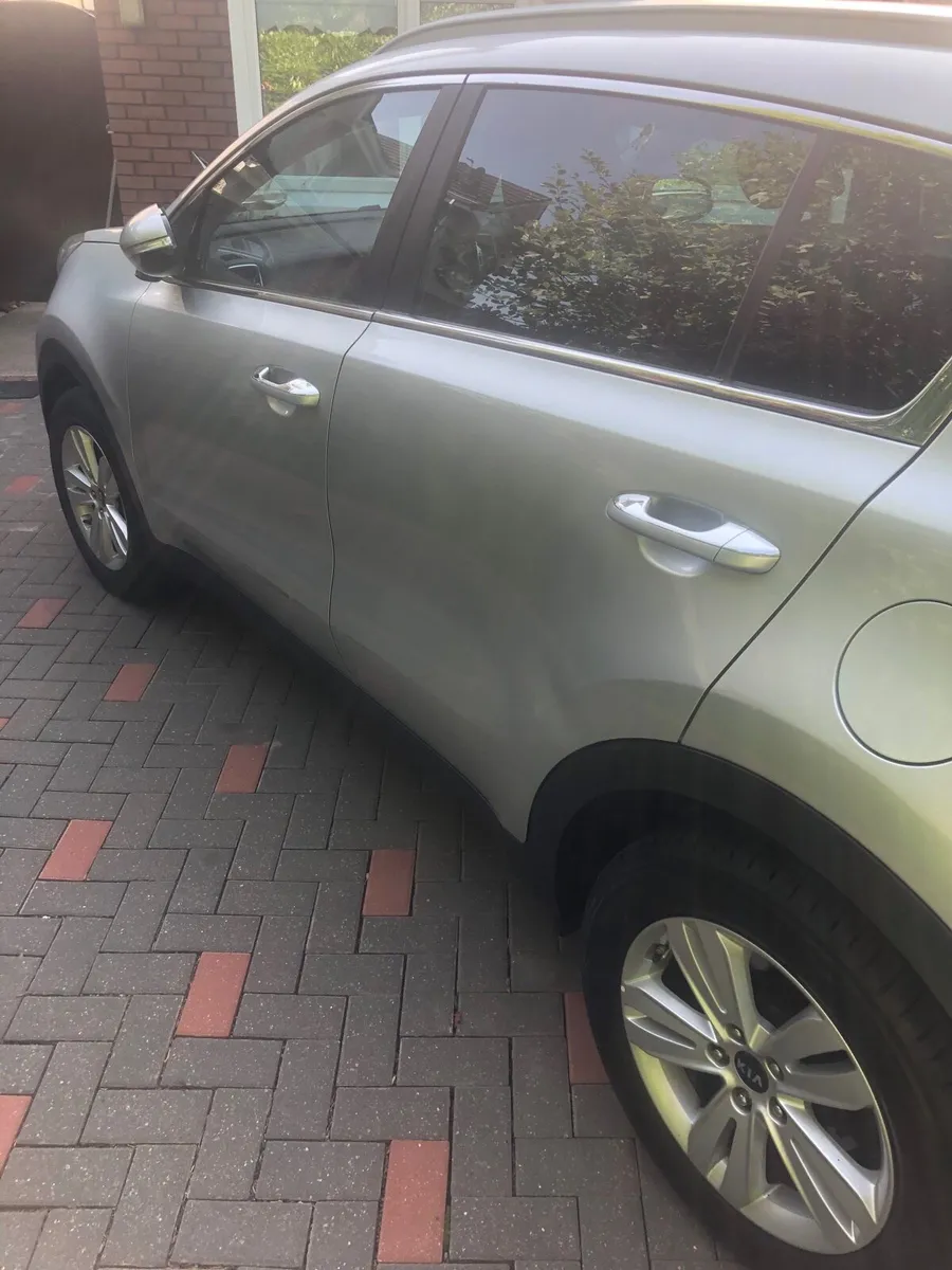 Kia Sportage EX 162 5 Door Model Low Kms! - Image 4