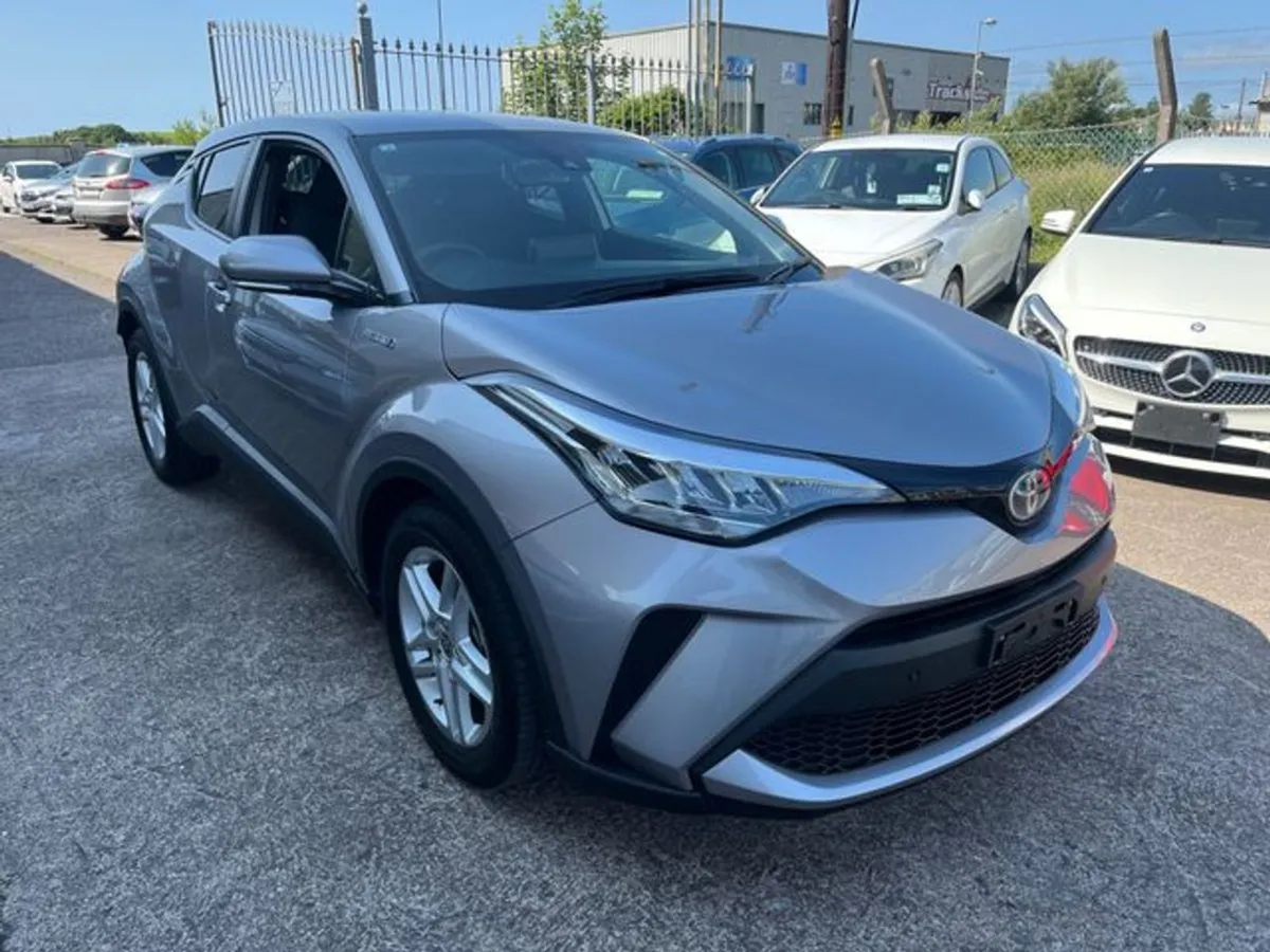 Toyota C-HR Hybrid Automatic - Image 2
