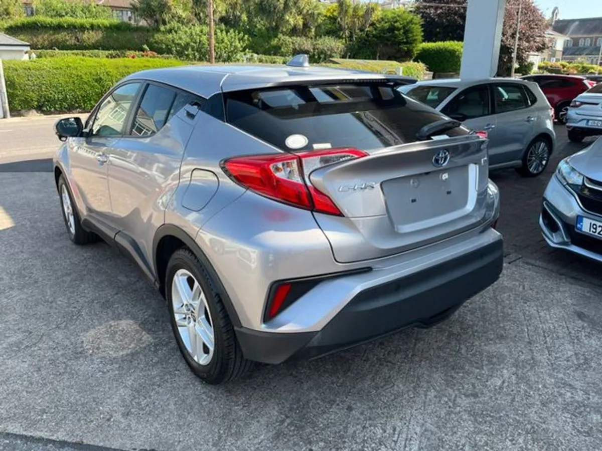 Toyota C-HR Hybrid Automatic - Image 4