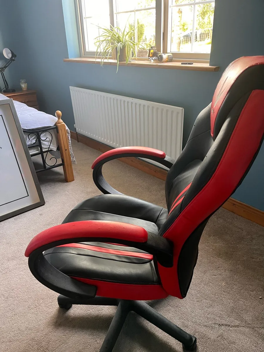 Gaming Chair - Image 2
