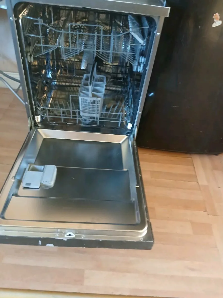 Dishwasher - Image 2