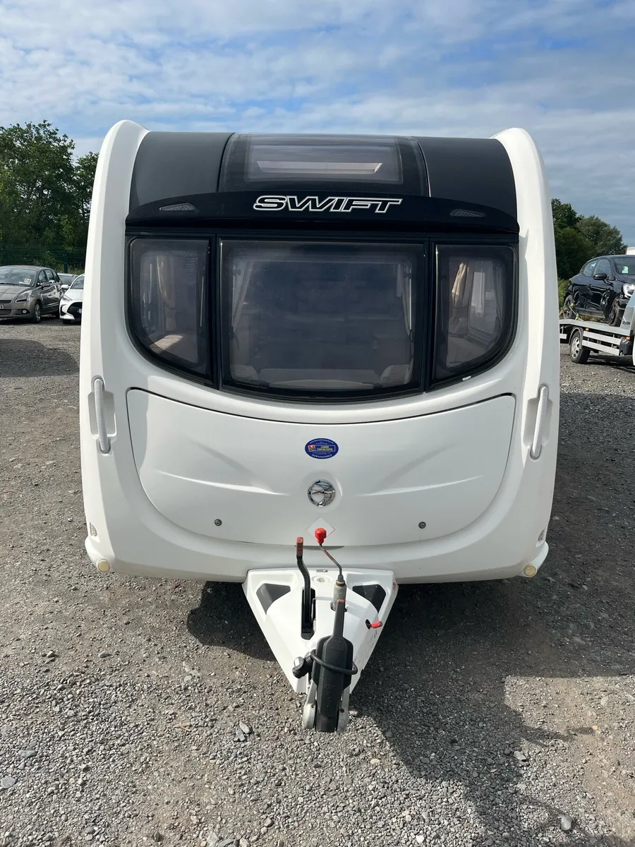SWIFT CONQUEROR 630 FIXED BED - Image 2