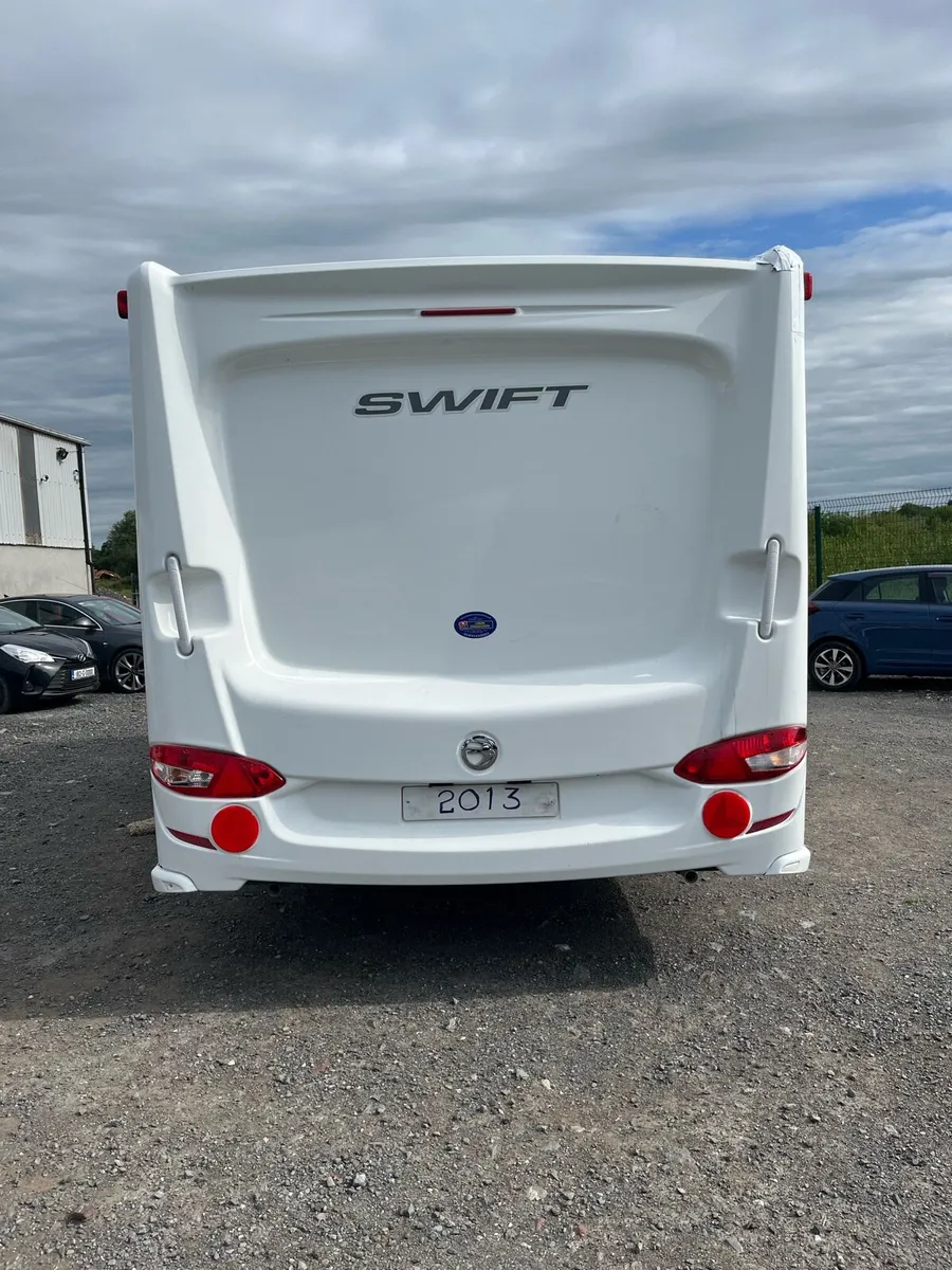 SWIFT CONQUEROR 630 FIXED BED - Image 3