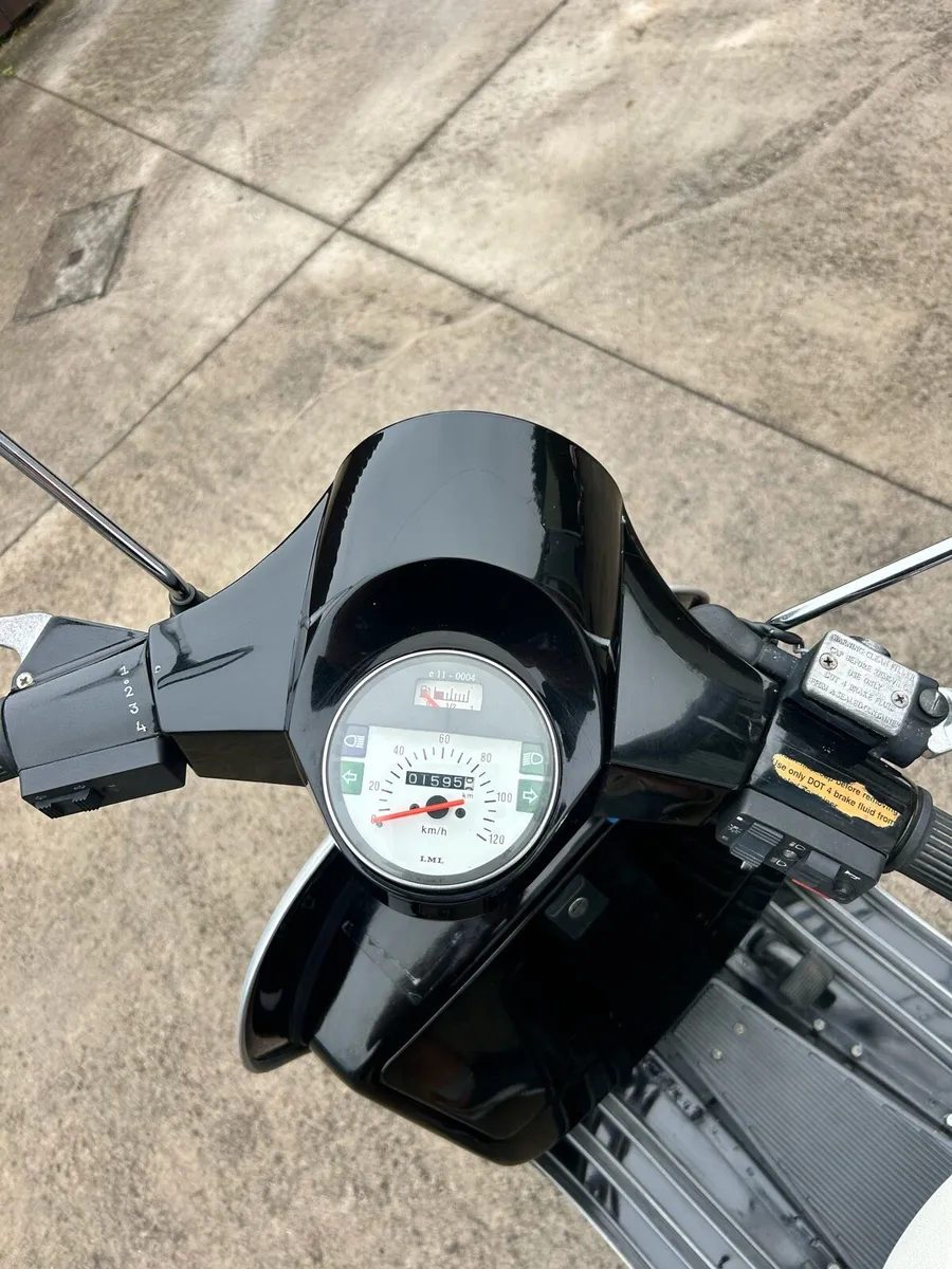 2002 Vespa LML 125 - Image 4