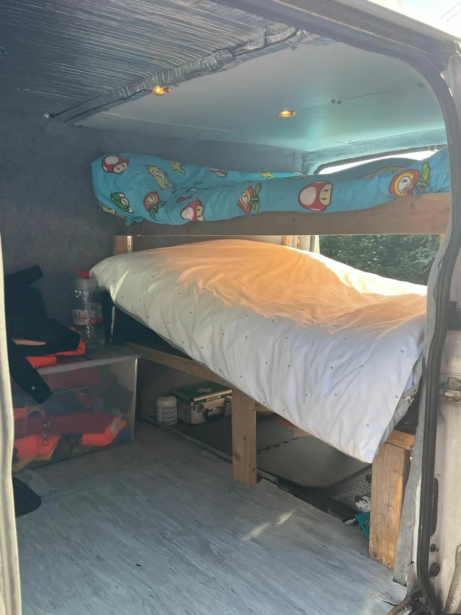 Campervan Transit 2007 2.2L - Image 2