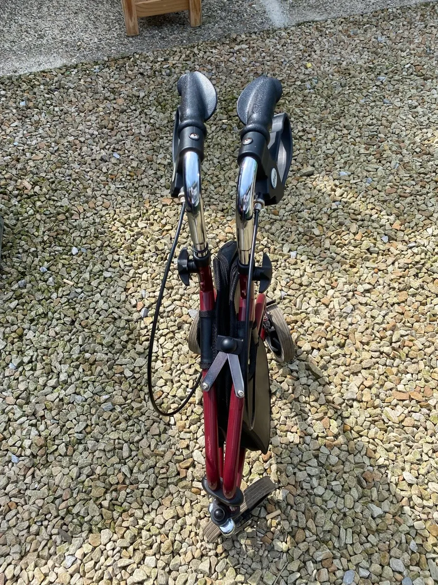 Fold up walker with brakes - Image 3