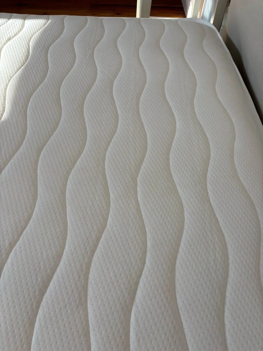 Brand new double mattress 4ft6 - Image 3