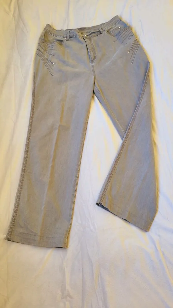 Womens trousers size uk 22-24 - Image 2
