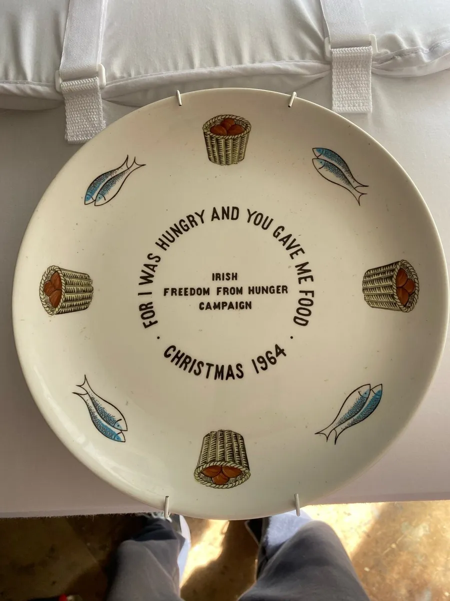Irish Freedom from Hunger Christmas 1964 Plate