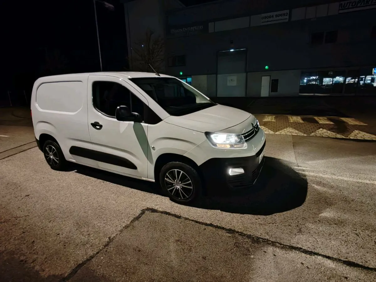 Berlingo 70,000km, SAT NAV. NO VAT. 1owner - Image 1