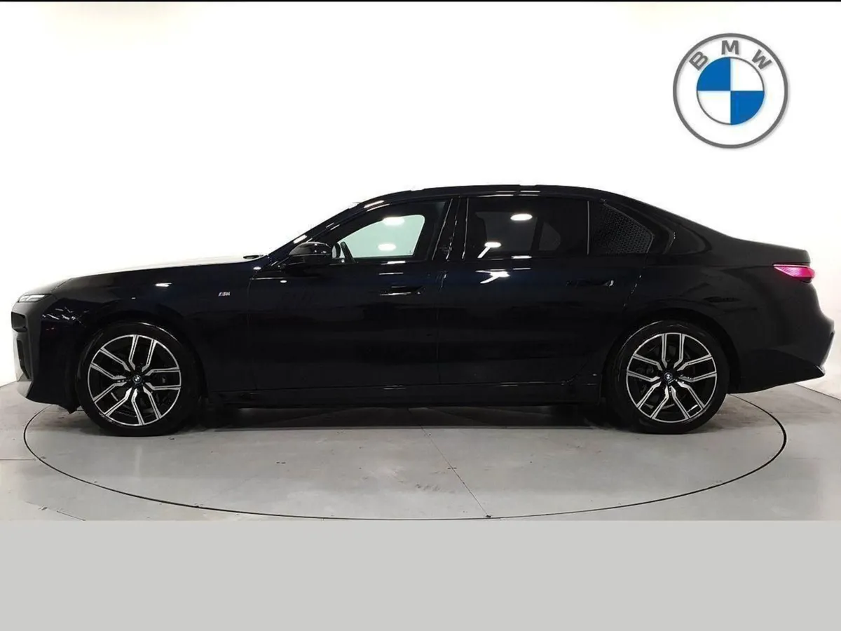 BMW i7 Xdrive60 M Sport - Image 3