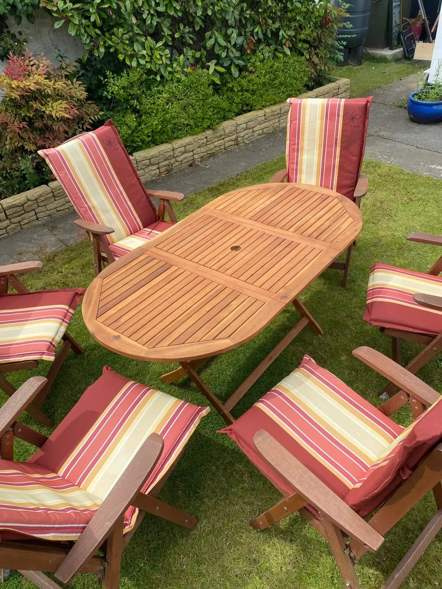 Garden table & Chairs - Image 3