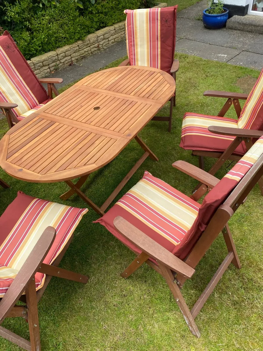 Garden table & Chairs - Image 4