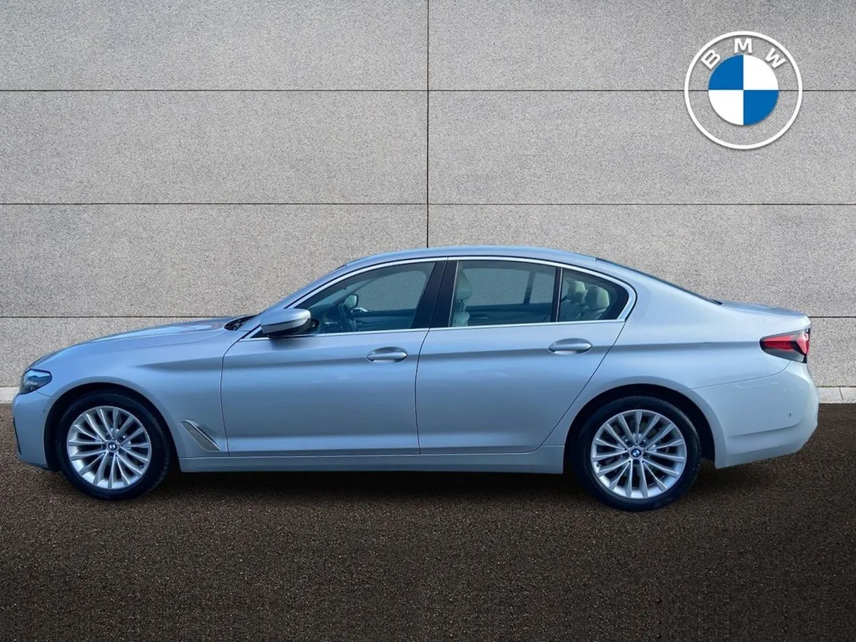 BMW 5 Series 520d SE Saloon - Image 4