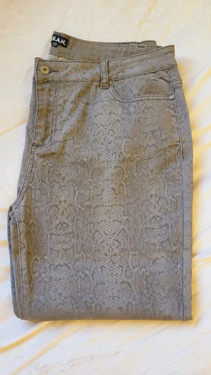 Womens Trousers size uk 22-24 - Image 1