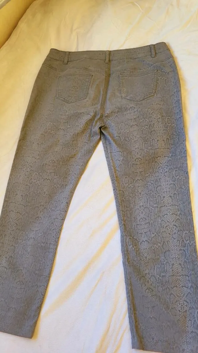 Womens Trousers size uk 22-24 - Image 3