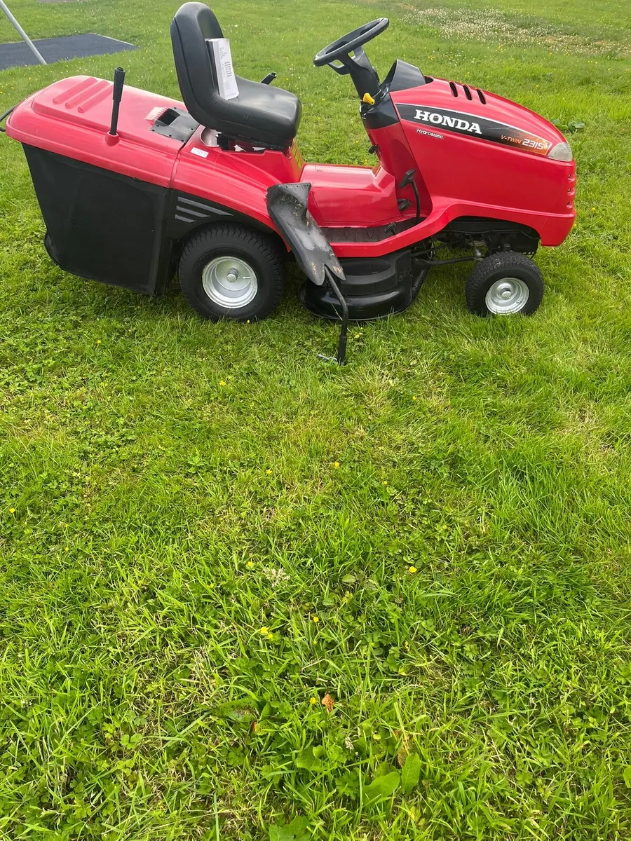 Honda 2315 petrol ride on lawnmower - Image 4