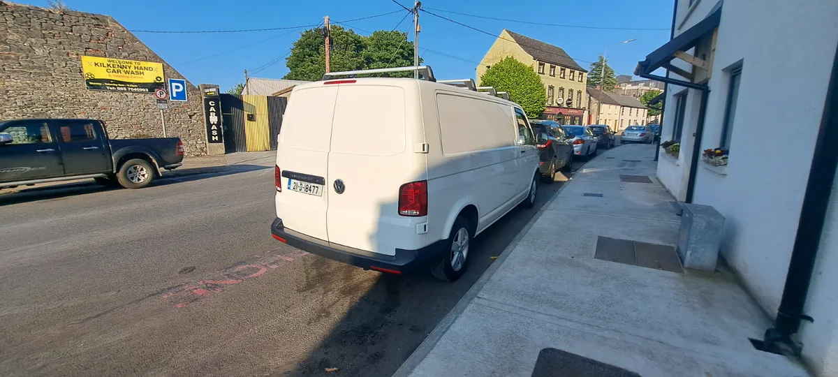 Volkswagen Transporter 2021 - Image 3