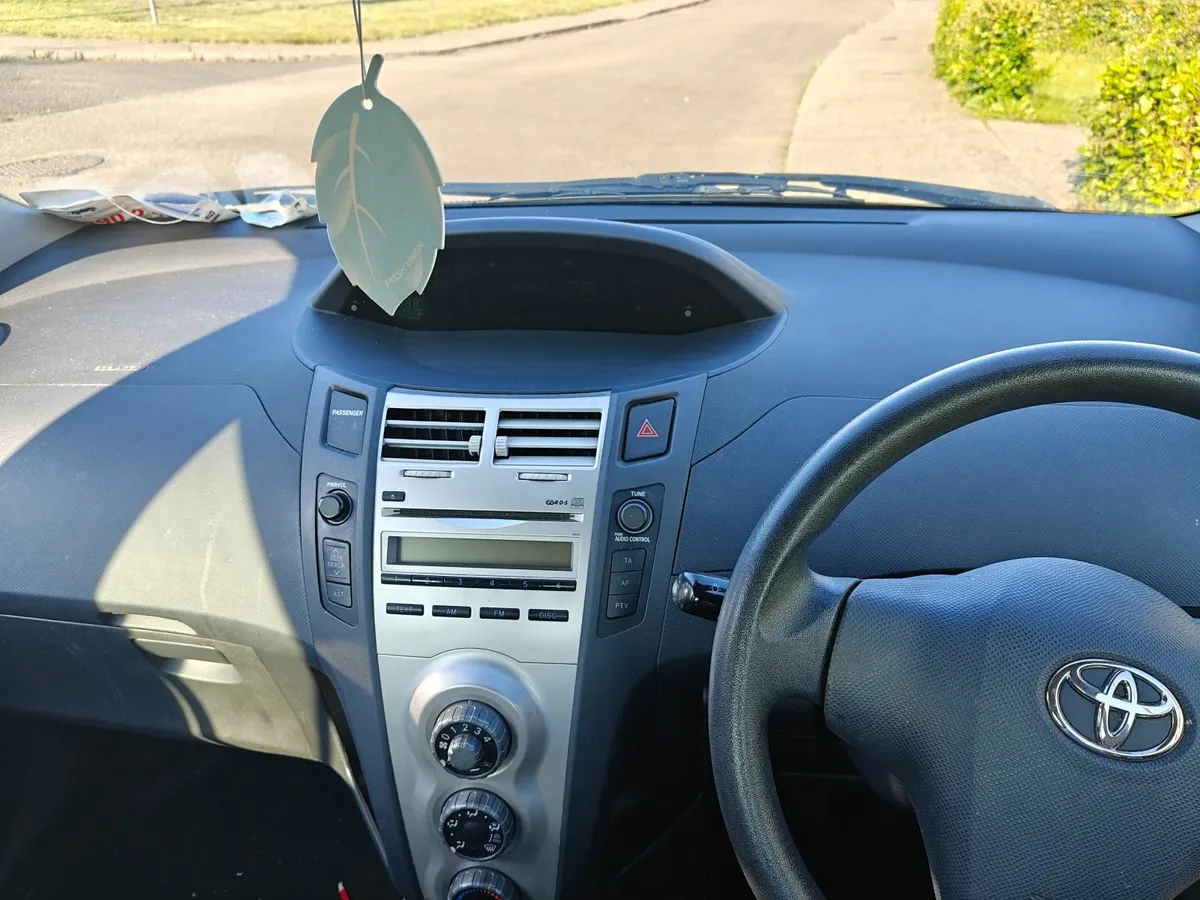 Toyota Yaris 2006 - Image 4