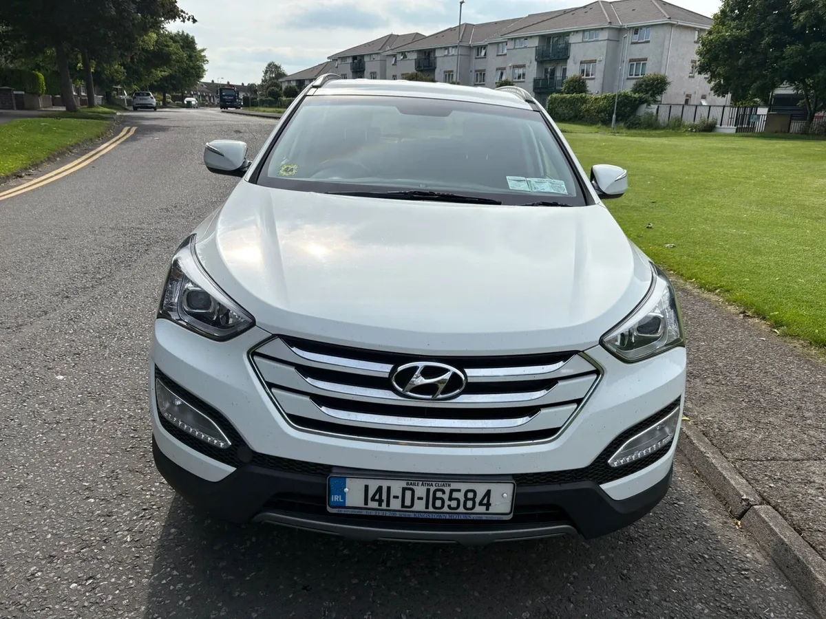 Hyundai Santa Fe Comfort 2014 - low mileage - Image 2