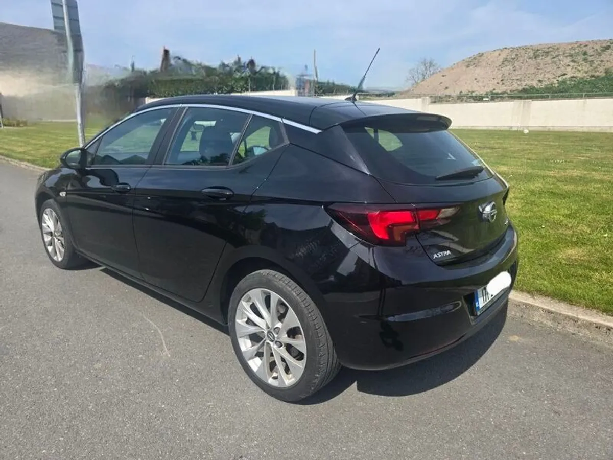 2017 Opel Astra - Image 2