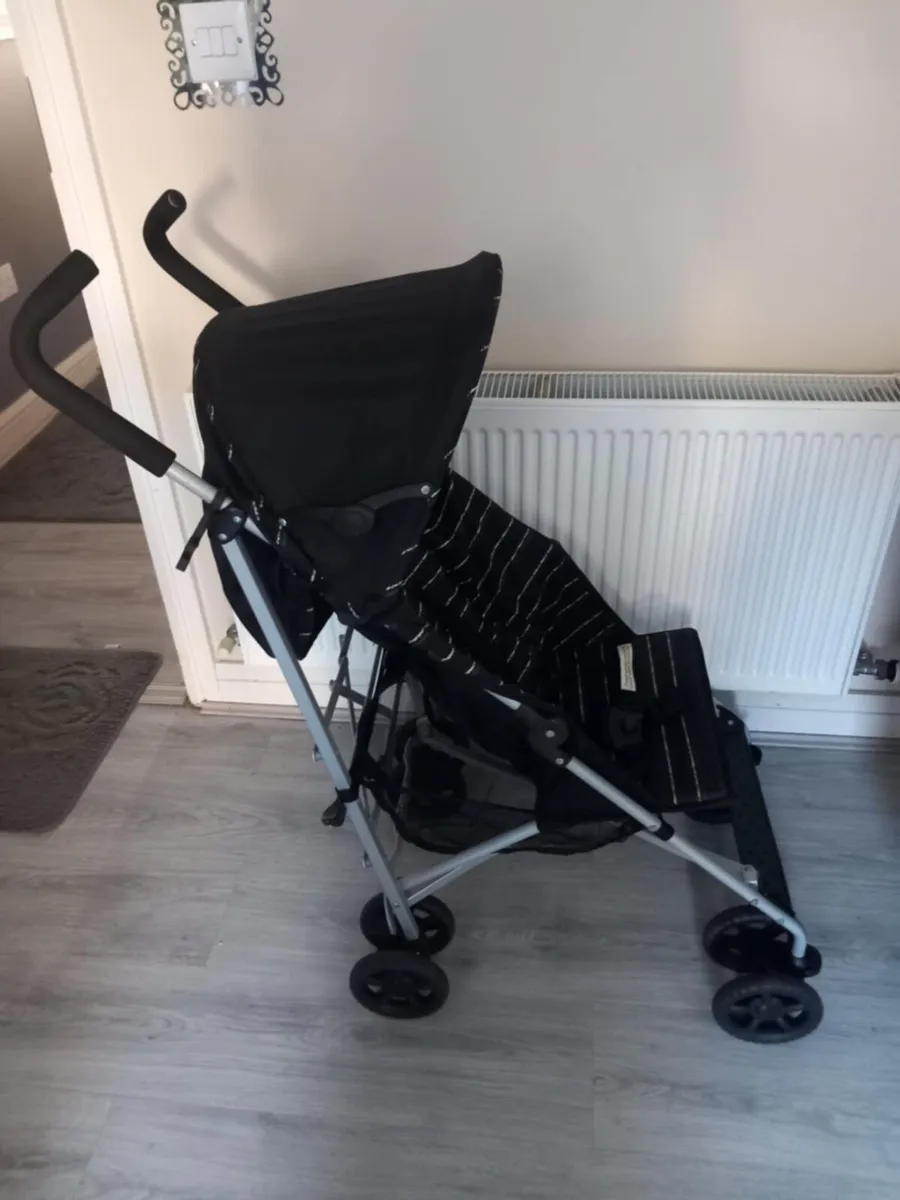 Babylo baby's buggy - Image 1